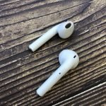 ⁦سماعات i11 بلوتوث 5.0 للايفون والاندرويد لون أبيض⁩ - الصورة ⁦5⁩