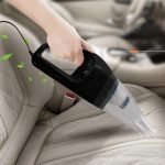 ⁦مكنسة سيارة لشفط وتنظيف المقاعد والأرضيات والأماكن الصعبة والضيقة في السيارة طريقة التشغيل عبر منفذ ولاعة السيارة لون أسود⁩ - الصورة ⁦5⁩